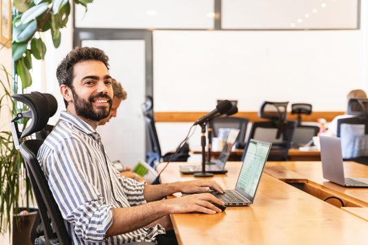 Lapdock vs Portable Monitor: Which Mobile Workstation Setup Is Better?